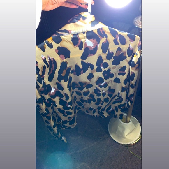 Silky Cheetah Print Cardigan - Picture 2 of 4